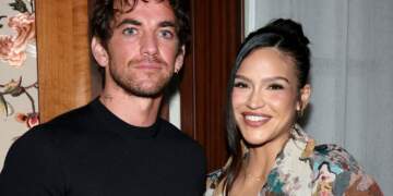 Cassie nën kujdes mjekësor për lindje, teksa emri i saj trondit gjyqin e Diddy-t