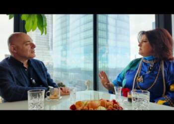 Parashqevi Simaku rrëfen daljen e parë në skenë: Po dridhesha…