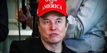 Rënia e fitimeve ndez thashethemet: A po kërkon Tesla një CEO të ri?