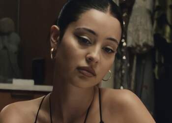 “Je shumë e ndjeshme”: Pse emocionet e vajzave paragjykohen si dobësi?