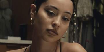 “Je shumë e ndjeshme”: Pse emocionet e vajzave paragjykohen si dobësi?