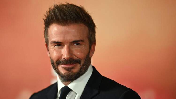 Beckham feston me yje, por mungon një pjesë e zemrës