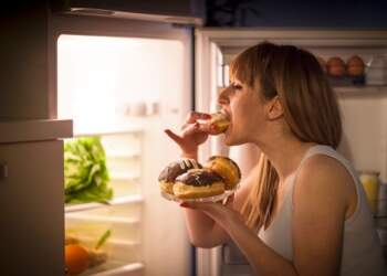 Ushqyerja emocionale, zakoni i padukshëm që po dëmton shëndetin