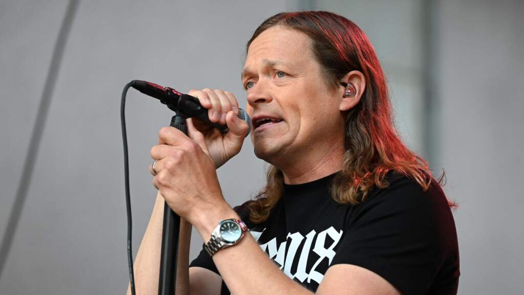 Brad Arnold përballet me sfidën më të madhe të jetës: “Kjo është beteja ime”