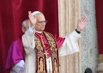 Mesazhi i Papa Leoni XIV: Lutja e parë është paqen. Do të ndërtojmë ura