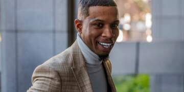 Tory Lanez sulmohet me thikë 14 herë në burg, goditet në pjesë të ndryshme të trupit