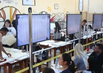 PS blindon mandatin e tretë, diaspora ende në numërim. Ja si renditen partitë!