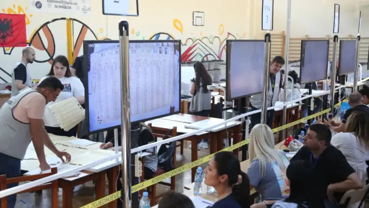 PS blindon mandatin e tretë, diaspora ende në numërim. Ja si renditen partitë!