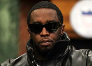 Diddy përballet me akuza të reja: “Më çoi me forcë në dhomën e gjumit”