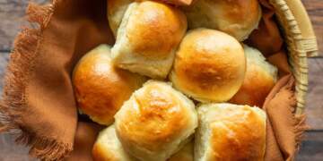 Miti i bukës në darkë: “Një copë s’të bën dëm”… apo po?