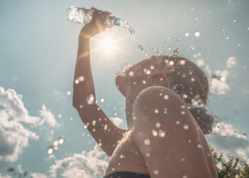 Verë përvëluese në horizont? Ekspertët paralajmërojnë: Moti ekstrem po afron!