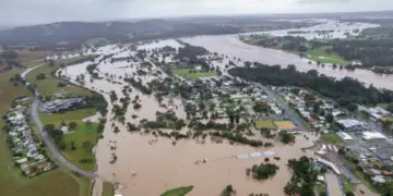 Australia lindore nën ujë: Përmbytje masive, viktima dhe alarm kombëtar
