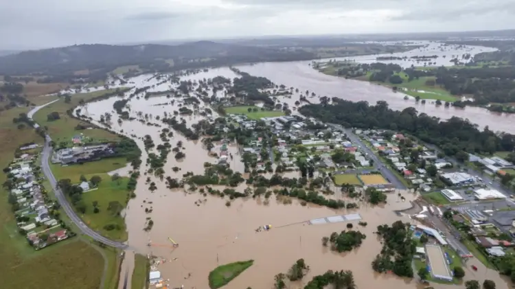 Australia lindore nën ujë: Përmbytje masive, viktima dhe alarm kombëtar