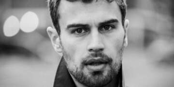 Roli i James Bond: Theo James, emri që po bën zhurmë