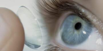 Shpikje revolucionare: Lente kontakti që lejojnë shikim në errësirë dhe me sytë mbyllur