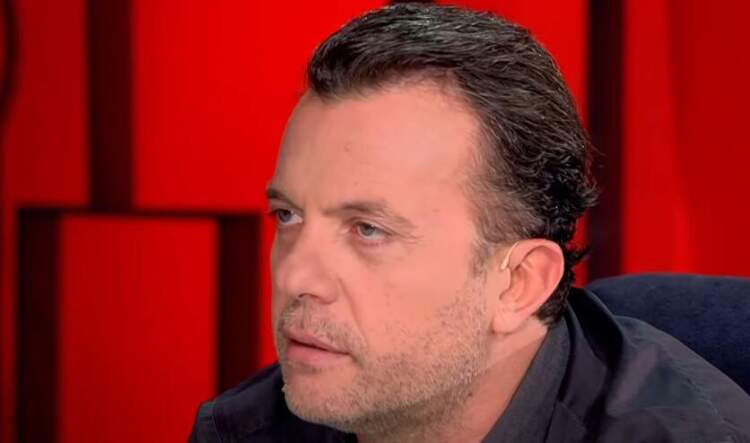 Laert Vasili: “Me nënën flas greqisht, me babain flisja shqip”