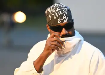 Arsyeja e vërtetë pse Kanye West po përgatitet të padisë dentistin e tij