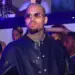 Theu shishen e tekilës mbi kokën e producentit muzikor, arrestohet Chris Brown