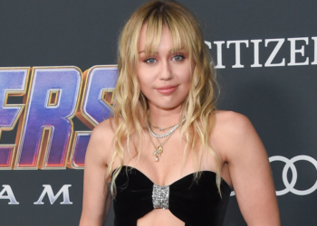 Miley Cyrus foli për problemin shëndetësor dhe varësinë ndaj alkoolit dhe drogës