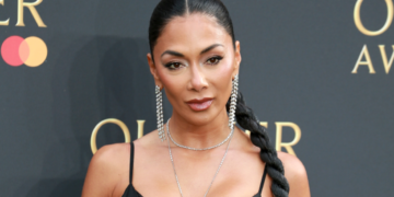 Nicole Scherzinger fiton çmim për performancën e saj në Broadway