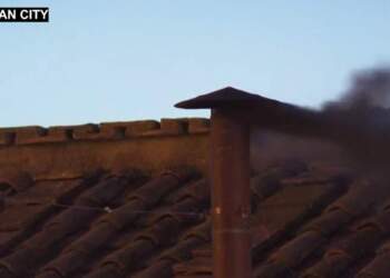 Tym i zi nga oxhaku i Kapelës Sistine, dështon zgjedhja e Papës në votimin e Parë