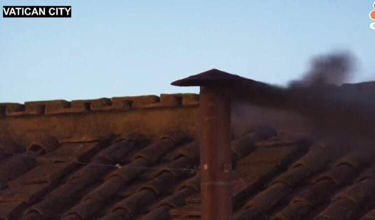 Tym i zi nga oxhaku i Kapelës Sistine, dështon zgjedhja e Papës në votimin e Parë