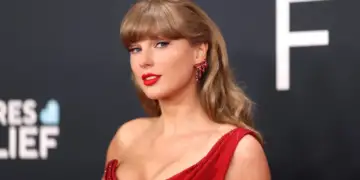 Taylor Swift blen të drejtat për 6 albumet e saj të para