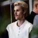 “Mos pi duhan para fëmijës tënd”/ Bieber shkakton reagime të ashpra me fotot e reja