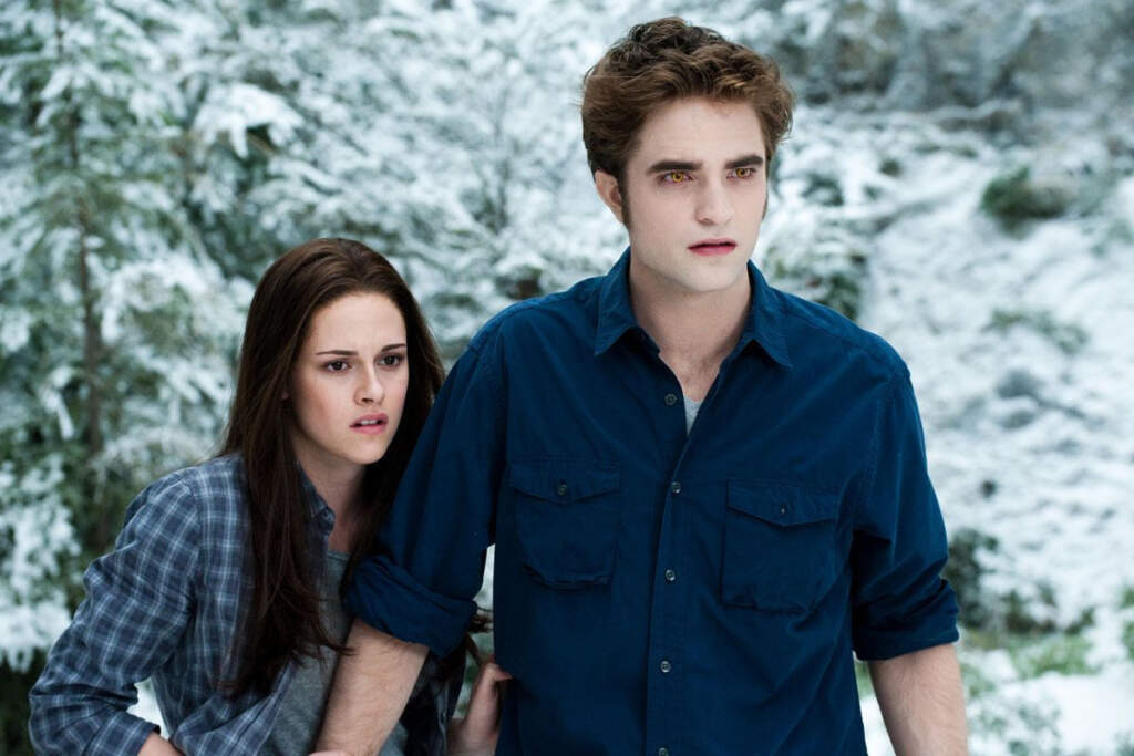 Detaji i çuditshëm në “Twilight” që ka çmendur Reddit-in: Çfarë po bëjnë në sfond?