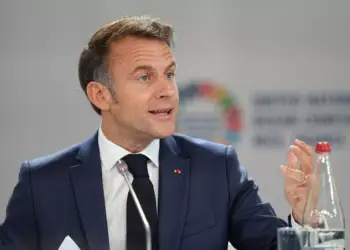 Macron: Nuk do të ketë më rrjete sociale për personat nën 15 vjeç në Francë