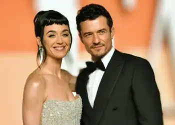 Katy Perry dhe Orlando Bloom në prag të ndarjes: tension, kritika dhe një pritje e dhimbshme