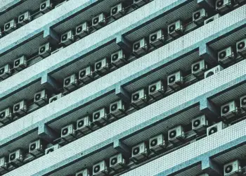 Ekspertët paralajmërojnë: Përdorimi i tepruar i ajrit të kondicionuar mund të dëmtojë shëndetin