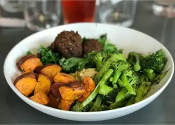 Mirupafshim avokado! Ky është ushqimi i ri në modë, i mbushur me lëndë ushqyese