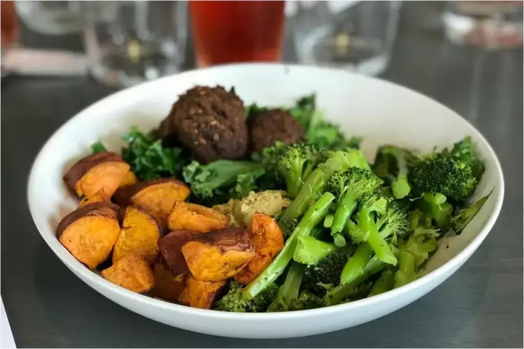 Mirupafshim avokado! Ky është ushqimi i ri në modë, i mbushur me lëndë ushqyese