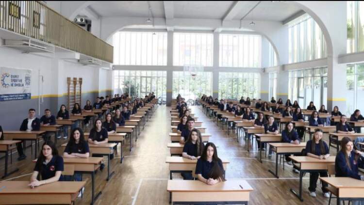 Matura/ Publikohen notat e provimit të Matematikës, 673 ngelës