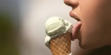 Simptoma e heshtur e ankthit që e ngatërrojmë me urinë, sipas specialistëve