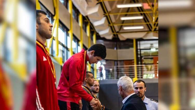 Chermen Valiev shpallet kampion bote me Forcat e Armatosura, ngre flamurin kuqezi në Gjermani