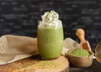 Matcha, pija magjike që po pushton botën (dhe Instagramin)