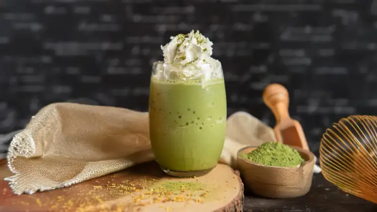 Matcha, pija magjike që po pushton botën (dhe Instagramin)