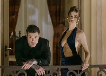 Fedez dhe Clara në puthje? Fotoja që ndezi rrjetin!
