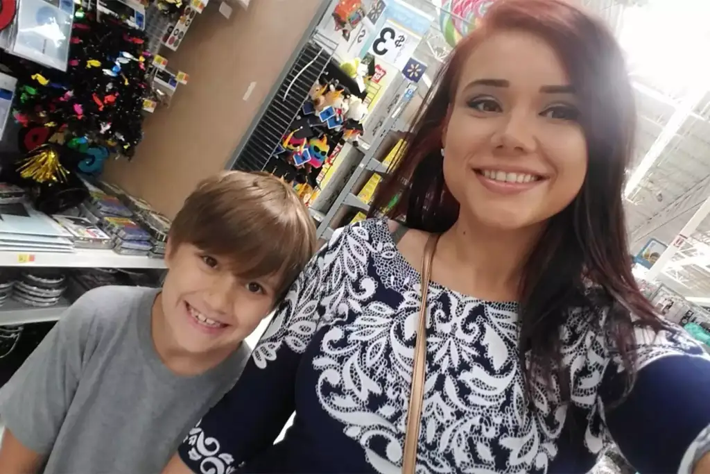 Ylli i “16 and Pregnant” njofton ndarjen nga jeta të djalit të saj 16-vjeçar