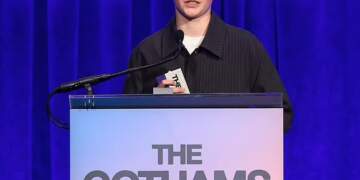Nga shkolla në skenën e çmimeve: 15-vjeçari që mahniti Gotham TV Awards