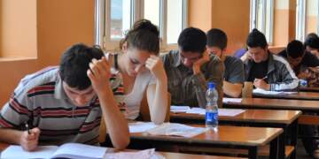 Sot provimet e maturës shtetërore! Mbi 27 mijë nxënës të klasave të 12-ta i nënshtrohen testit të parë