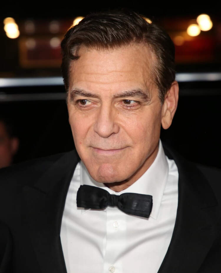 George Clooney pendohet për ngjyrën e flokëve: “Jam gati të rruaj kokën”