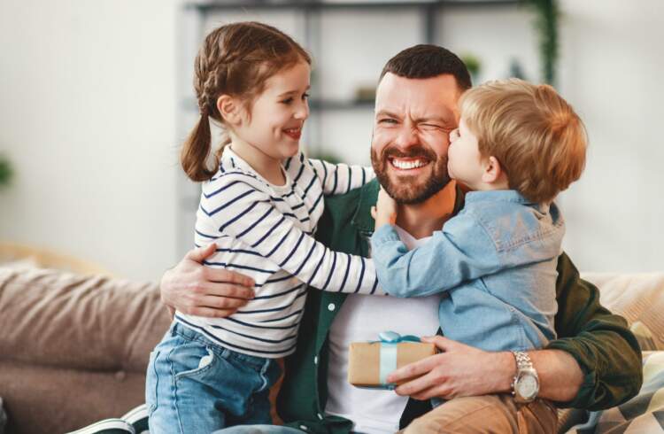 Baballarët e rinj thyejnë modelet e vjetra: 3 herë më shumë kohë me fëmijët