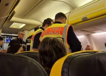 Fluturimi i avionit nga Berlini në Milano, plagosen disa pasagjerë