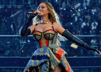 Beyoncé dhe Donatella Versace bashkojnë forcat për spektaklin “Cowboy Carter”/ 11 mijë orë punë për vetëm dy veshje