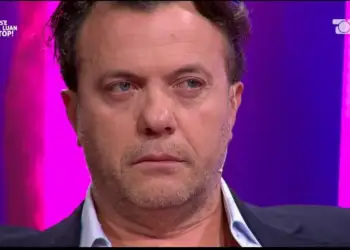 Laert Vasili: Motra ime vdiq 6 muajshe sepse i morën gjak për të rigjeneruar gjakun e diktatorit Enver Hoxha