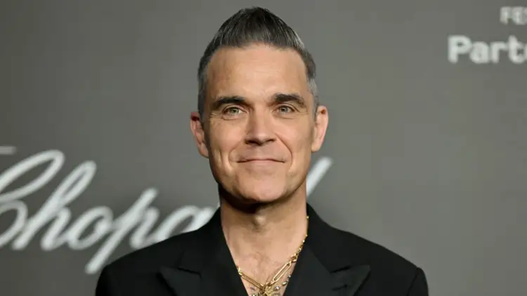 Kur Britpop takon futbollin: Robbie Williams dhe Laura Pausini në himnin zyrtar të FIFA-s