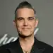 Kur Britpop takon futbollin: Robbie Williams dhe Laura Pausini në himnin zyrtar të FIFA-s
